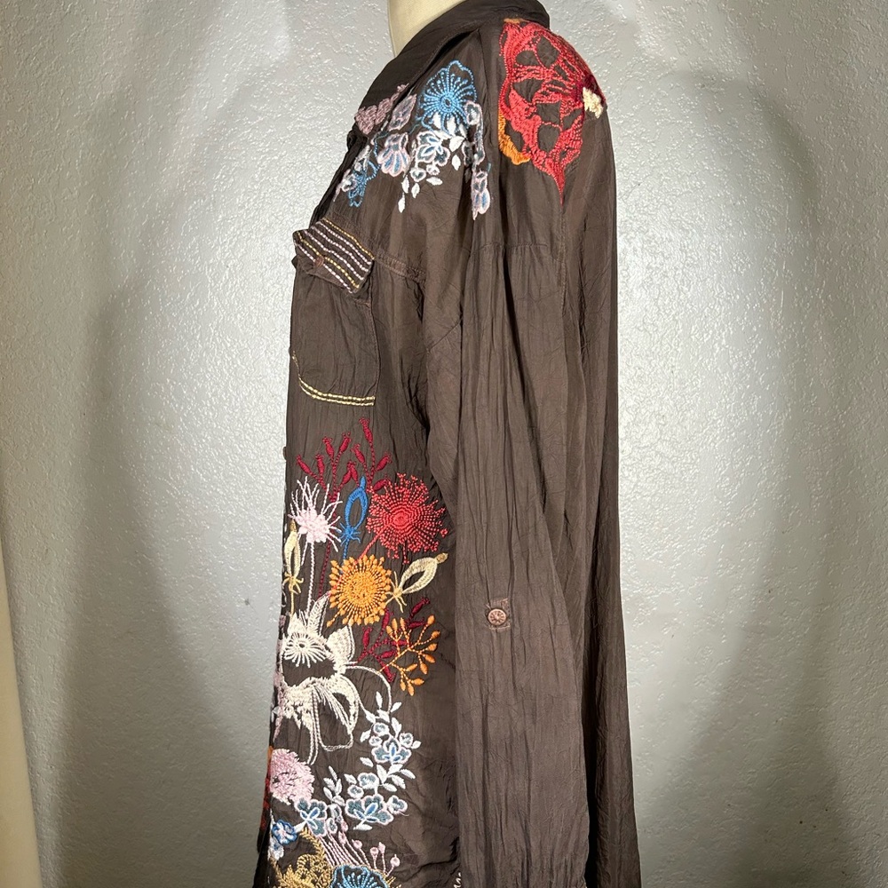 Johnny Was Audrey Oversized Cowgirl Button Up in Dusty Mocha Japanese Rayon NWT - Picture 5 of 13